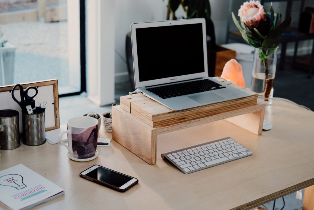 How and Why Should You Organize Your Desk?