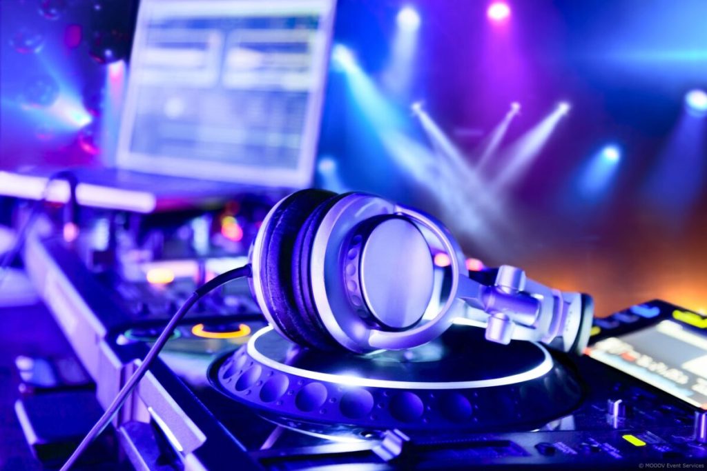 Here are the Steps to Book the Best DJ for Your Events